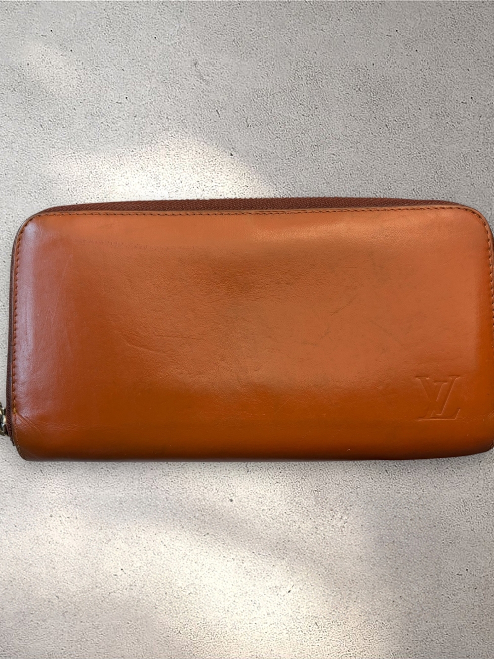 Authentic Louis Vuitton Tan Smooth Leather Zippy Wallet Embossed LV Zip Around